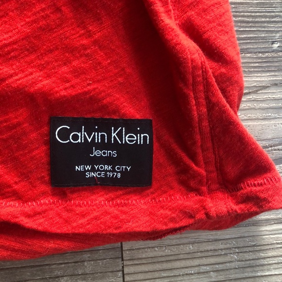 Calvin Klein T-Shirt - Picture 2 of 4